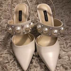White with pears heels